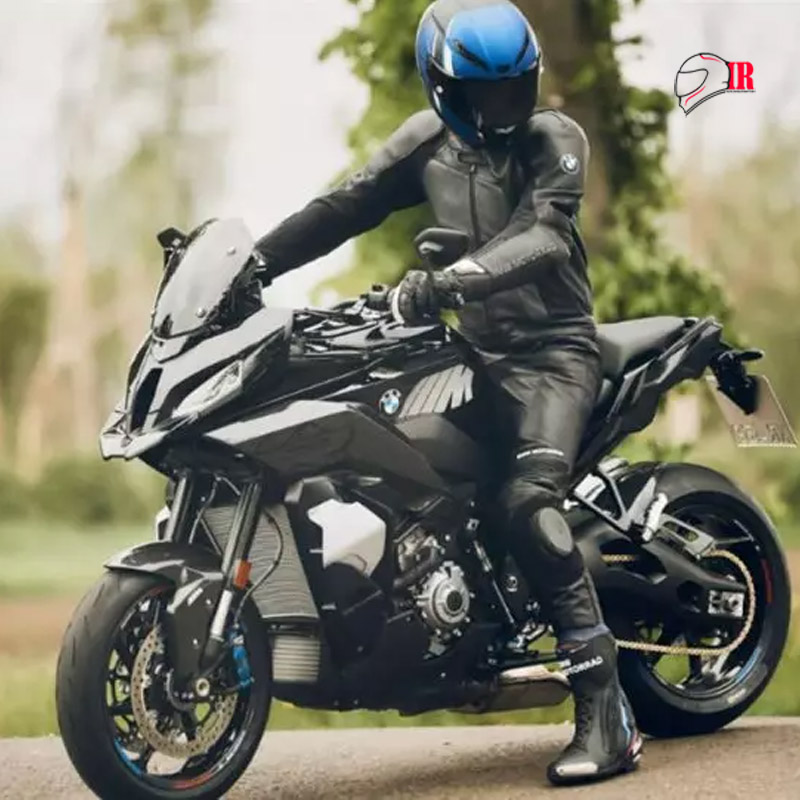 معرفی موتورسیکلت BMW M1000XR